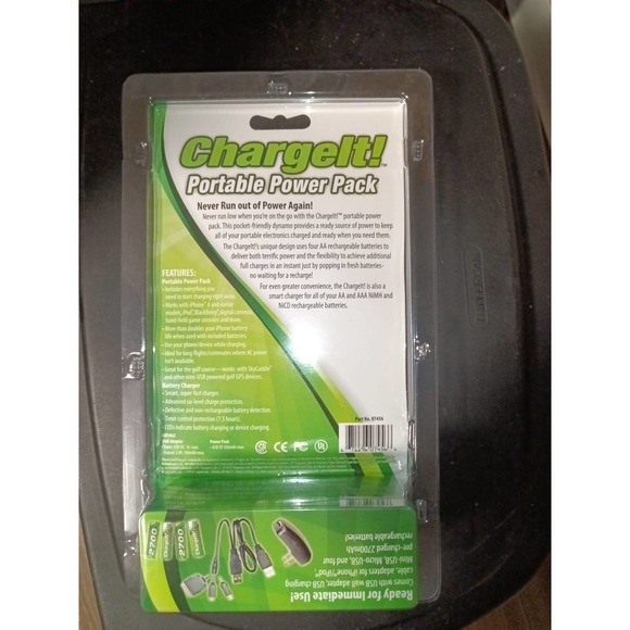 Charge it! Portable Power Pack with 4 Pre-charged 2700mah AA Batteries - Picture 2 of 2
